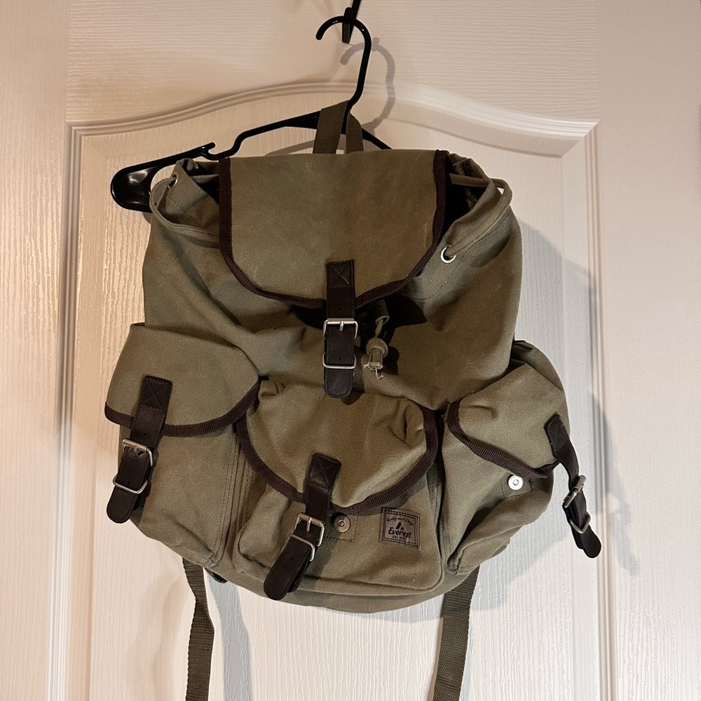 Everest canvas rucksack backpack green